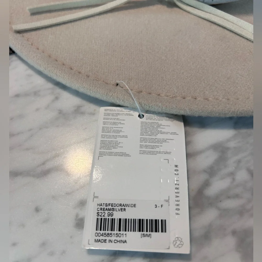Forever 21 day hat - Picture 3 of 4